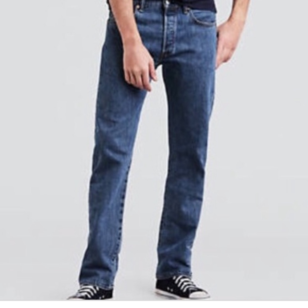 EUC Levi’s Medium Wash Jeans 501 W 32 L 32